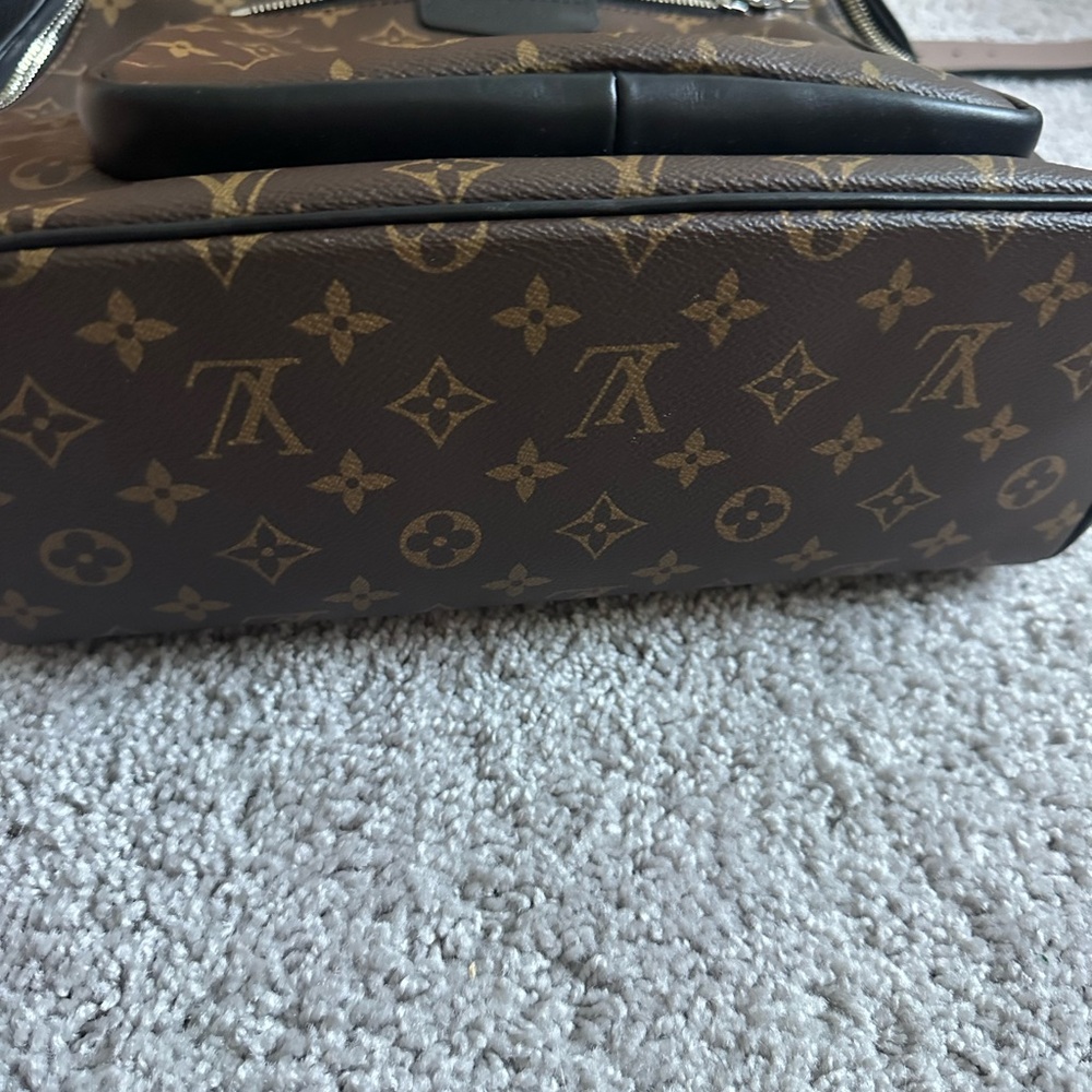 Louis Vuitton Back pack - Picture 7 of 10